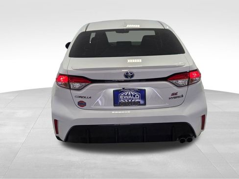 Used 2023 Toyota Corolla SE w/ SE Package image 19