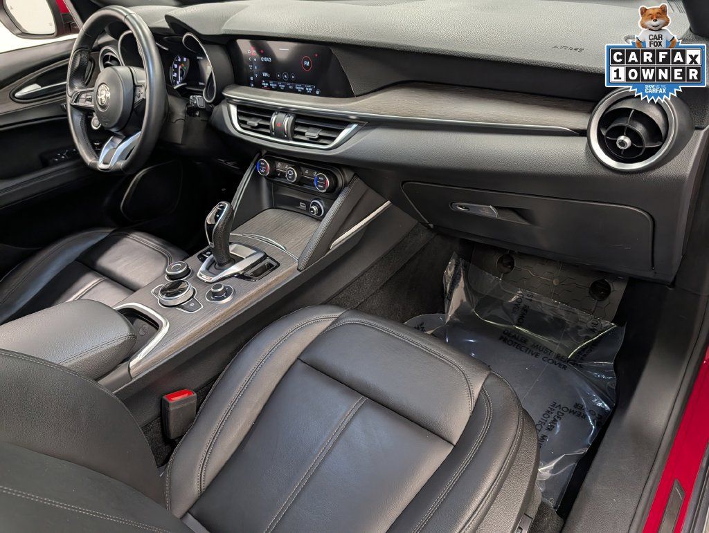 Used 2023 Alfa Romeo Stelvio Ti AWD/4WD image 30