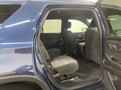 Used 2022 Chevrolet Traverse LT image 21