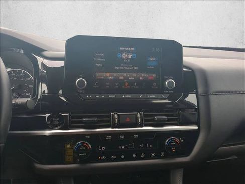 Used 2025 Nissan Pathfinder SV FWD image 13