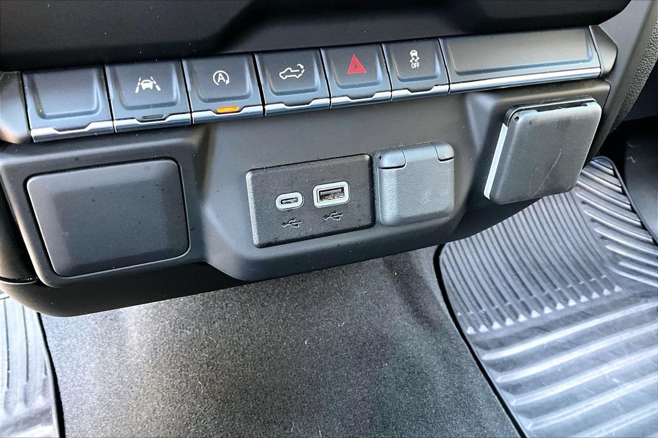 Used 2025 Chevrolet Silverado 1500 Custom AWD/4WD image 26