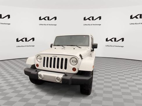 Used 2012 Jeep Wrangler Unlimited Sahara AWD/4WD image 4