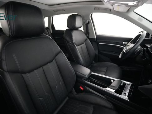 Used 2024 Audi Q8 e-tron Prestige w/ Prestige Package AWD/4WD image 23