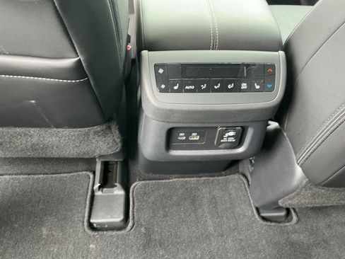 Used 2024 Nissan Pathfinder Platinum w/ Cargo Package image 25