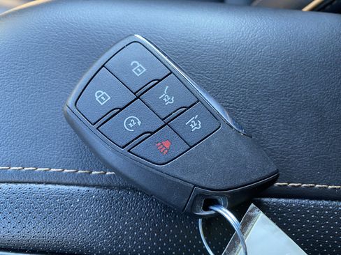 Used 2022 GMC Yukon XL AT4 image 39