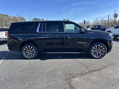 New 2026 Chevrolet Suburban High Country w/ Sun And Tow Package RWD image 10
