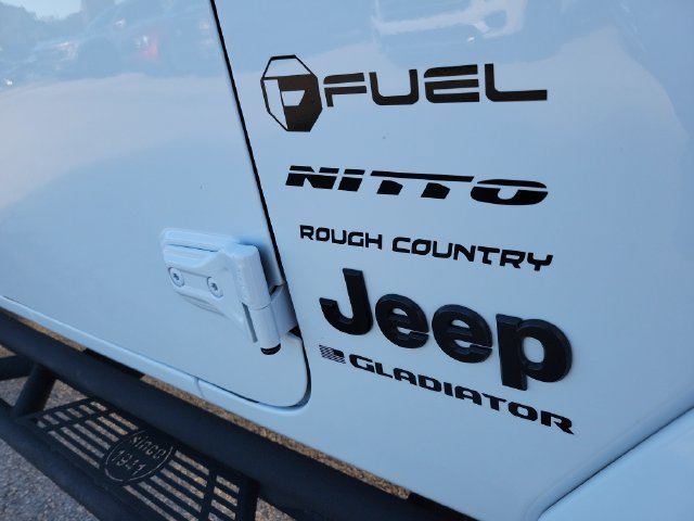 Used 2025 Jeep Gladiator Sport AWD/4WD image 10