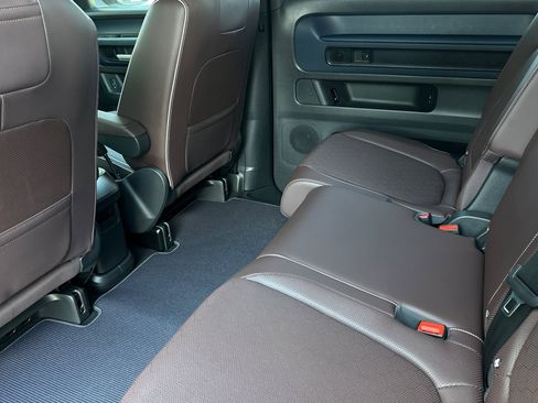 New 2025 Volkswagen ID. Buzz Pro S image 10