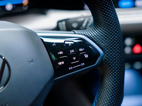 Used 2023 Volkswagen Golf 20th Anniversary Edition image 47