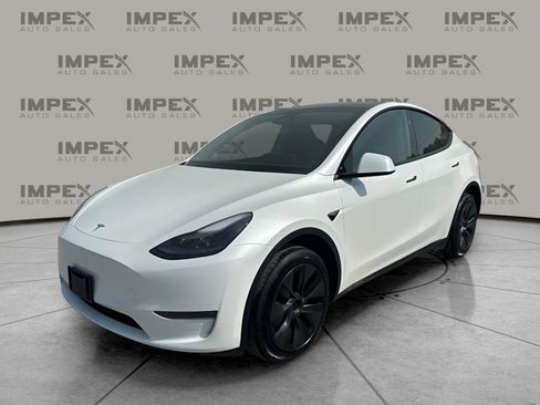Used 2025 Tesla Model Y Long Range image 1
