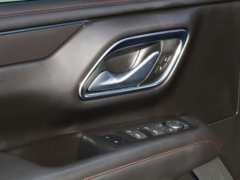 Used 2022 Chevrolet Tahoe RST w/ Sport Performance Package image 16