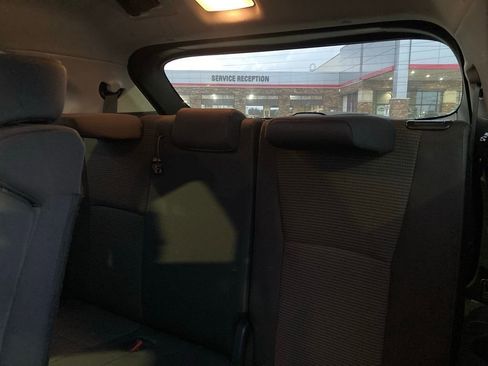 Used 2025 Toyota Highlander LE image 12