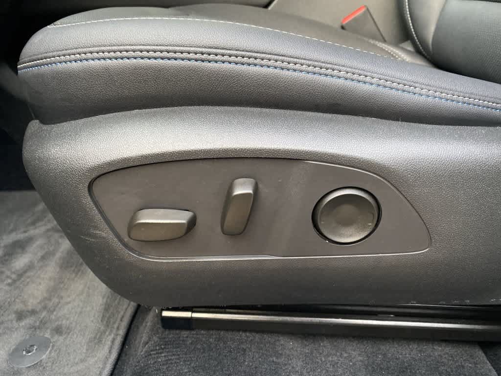 Used 2026 Chevrolet Equinox EV LT FWD image 14