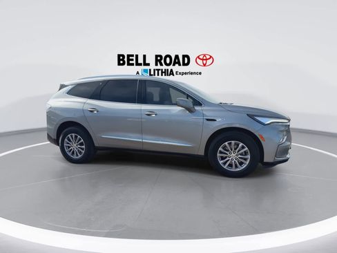 Used 2024 Buick Enclave Premium image 9