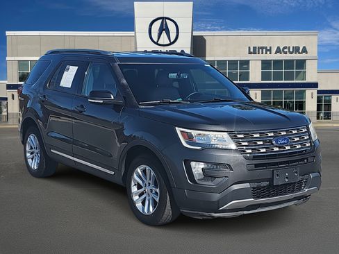 Used 2016 Ford Explorer XLT w/ Equipment Group 202A image 1