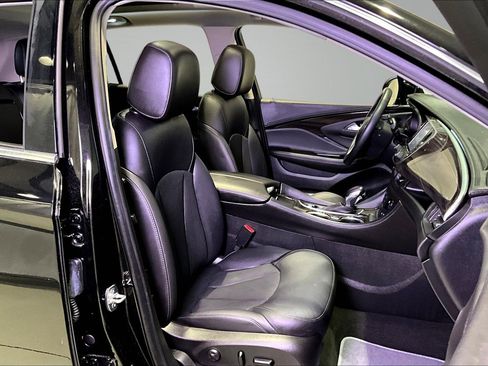 Used 2019 Buick Envision Premium AWD/4WD image 29