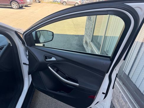 Used 2012 Ford Focus SEL image 19