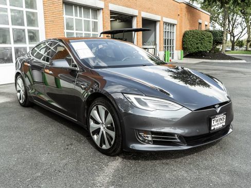 Used 2021 Tesla Model S Long Range Plus AWD/4WD image 5