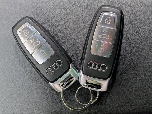 Used 2024 Audi Q4 e-tron Premium Plus image 41