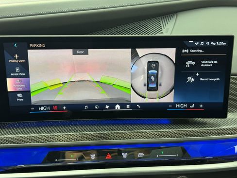 Used 2023 BMW i7 xDrive60 w/ Parking Assistance Package image 31