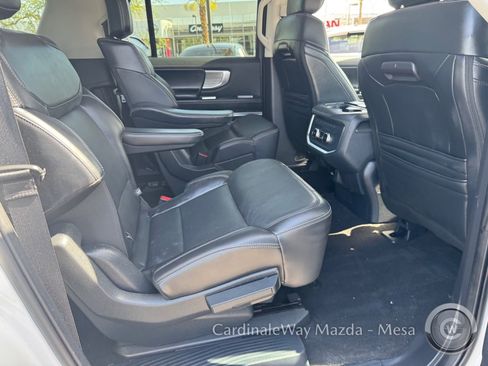 Used 2025 Ford Expedition Max Platinum AWD/4WD image 29