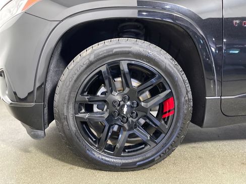 Used 2020 Chevrolet Traverse Premier w/ Redline Edition FWD image 11