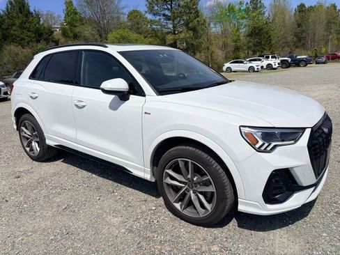 Certified 2025 Audi Q3 2.0T Premium w/ Convenience Package AWD/4WD image 3