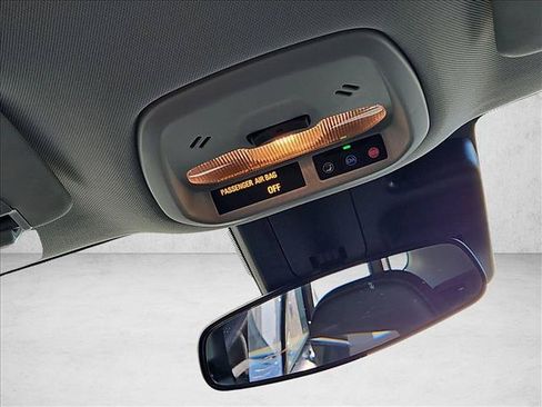 Used 2025 Chevrolet Trax LT FWD image 21