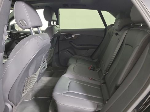 Used 2019 Audi Q8 Premium w/ Convenience Package AWD/4WD image 12
