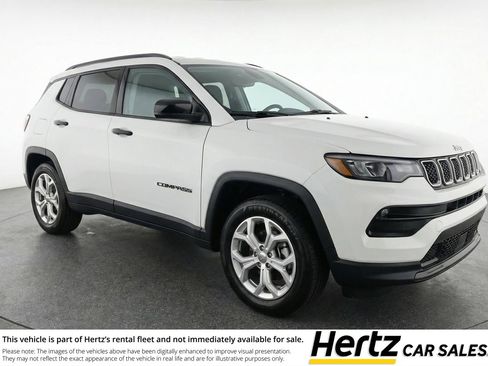 Used 2025 Jeep Compass Latitude image 1