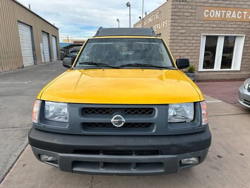 Used 2001 Nissan Xterra SE image 2
