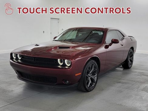 Used 2020 Dodge Challenger SXT w/ Blacktop Package RWD image 4