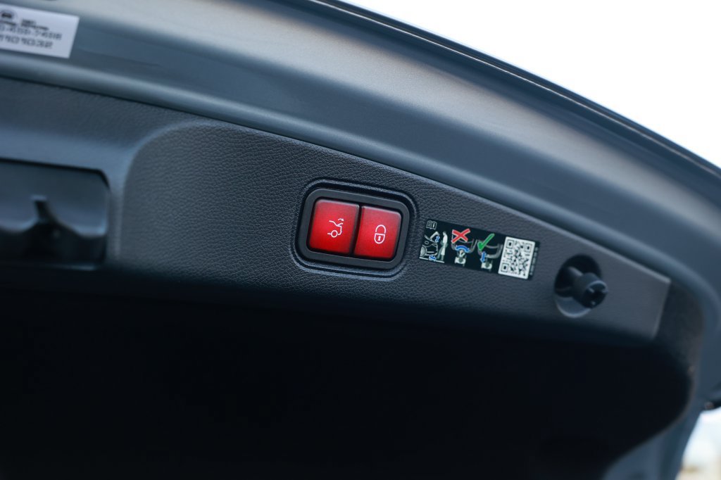 Used 2023 Mercedes-Benz E 450 Coupe image 38