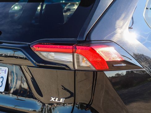 Used 2025 Toyota RAV4 XLE image 10