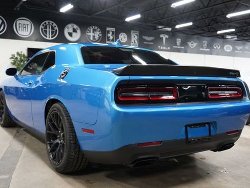 Used 2016 Dodge Challenger SRT Hellcat RWD image 3