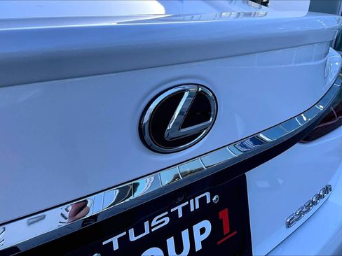 Used 2024 Lexus ES 300h w/ Premium Package FWD image 31