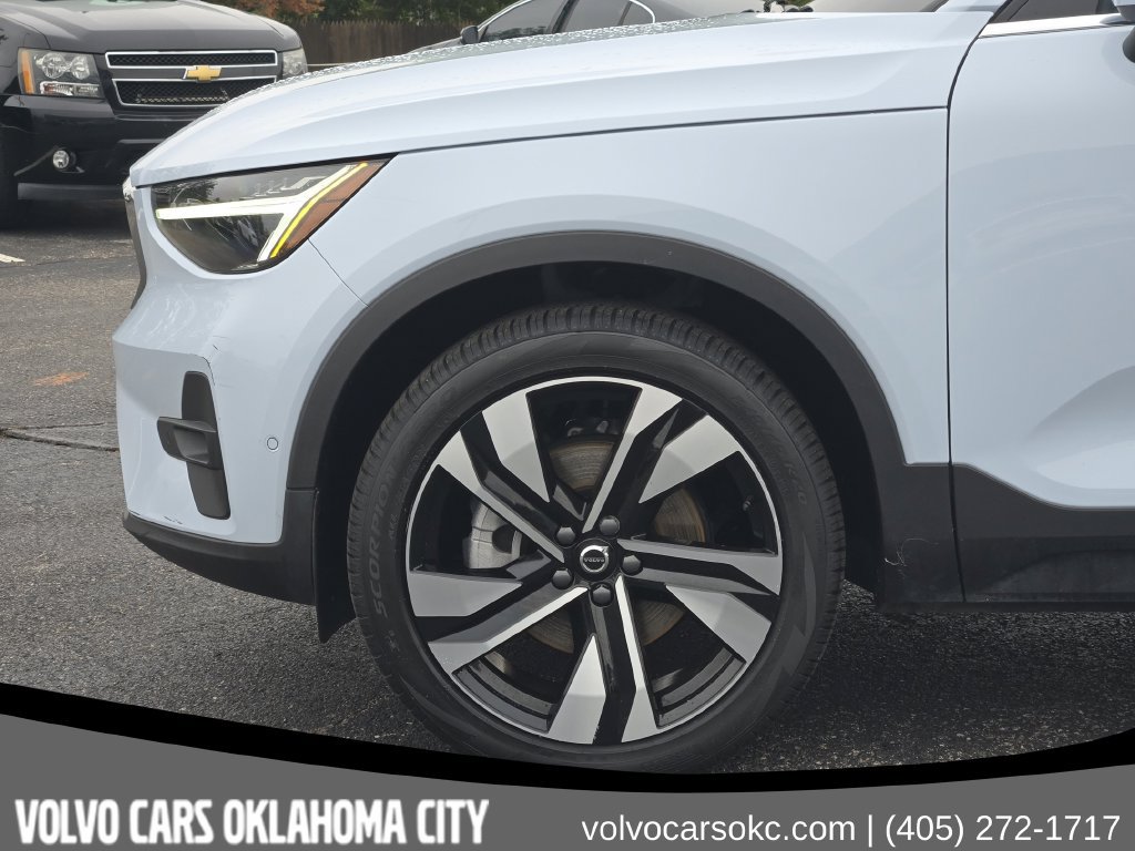 Certified 2024 Volvo XC40 B5 Plus w/ Protection Package Premier AWD/4WD image 8