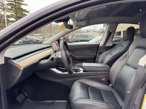 Used 2020 Tesla Model Y Long Range image 23