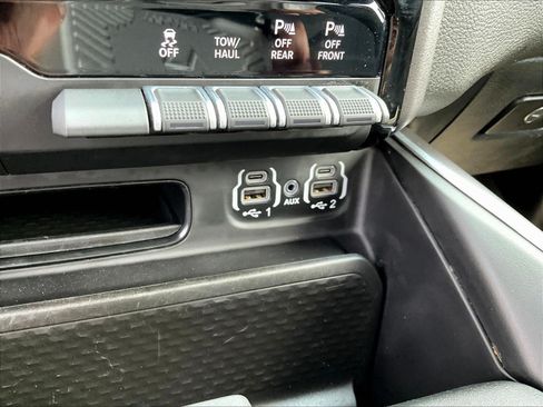 Used 2023 RAM 1500 Big Horn AWD/4WD image 16