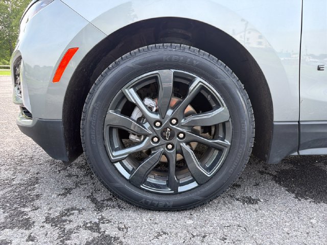 Used 2024 Chevrolet Equinox RS w/ RS Leather Package FWD image 11