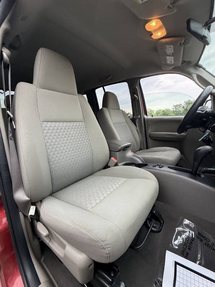 Used 2007 Jeep Liberty Sport AWD/4WD image 17