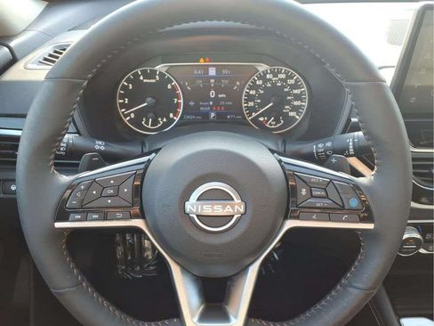 Used 2023 Nissan Altima 2.0 SR FWD image 15