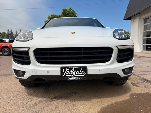 Used 2015 Porsche Cayenne S AWD/4WD image 3