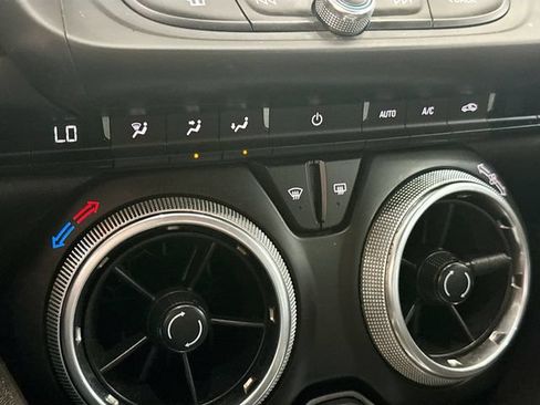 Used 2017 Chevrolet Camaro SS RWD image 15