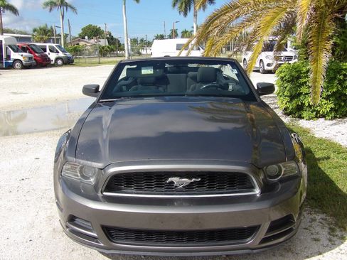 Used 2013 Ford Mustang V6 2dr Convertible image 14