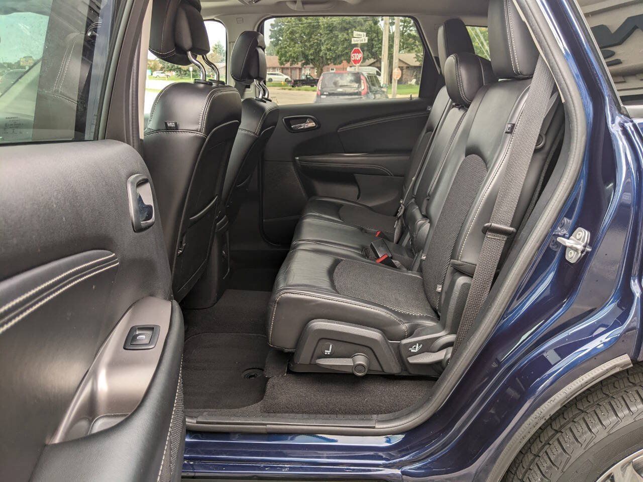 Used 2018 Dodge Journey Crossroad w/ Nav & Sun Group AWD/4WD image 12