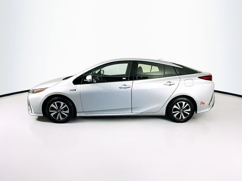 Used 2017 Toyota Prius Prime Plus image 4