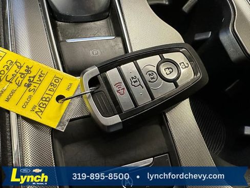 Used 2022 Ford Edge SEL w/ Convenience Package image 16