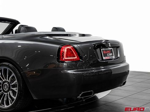 Used 2019 Rolls-Royce Dawn image 17