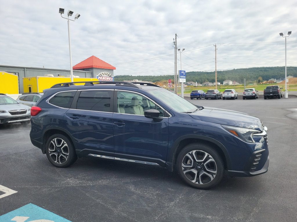 Used 2024 Subaru Ascent Limited w/ Technology Package AWD/4WD image 5